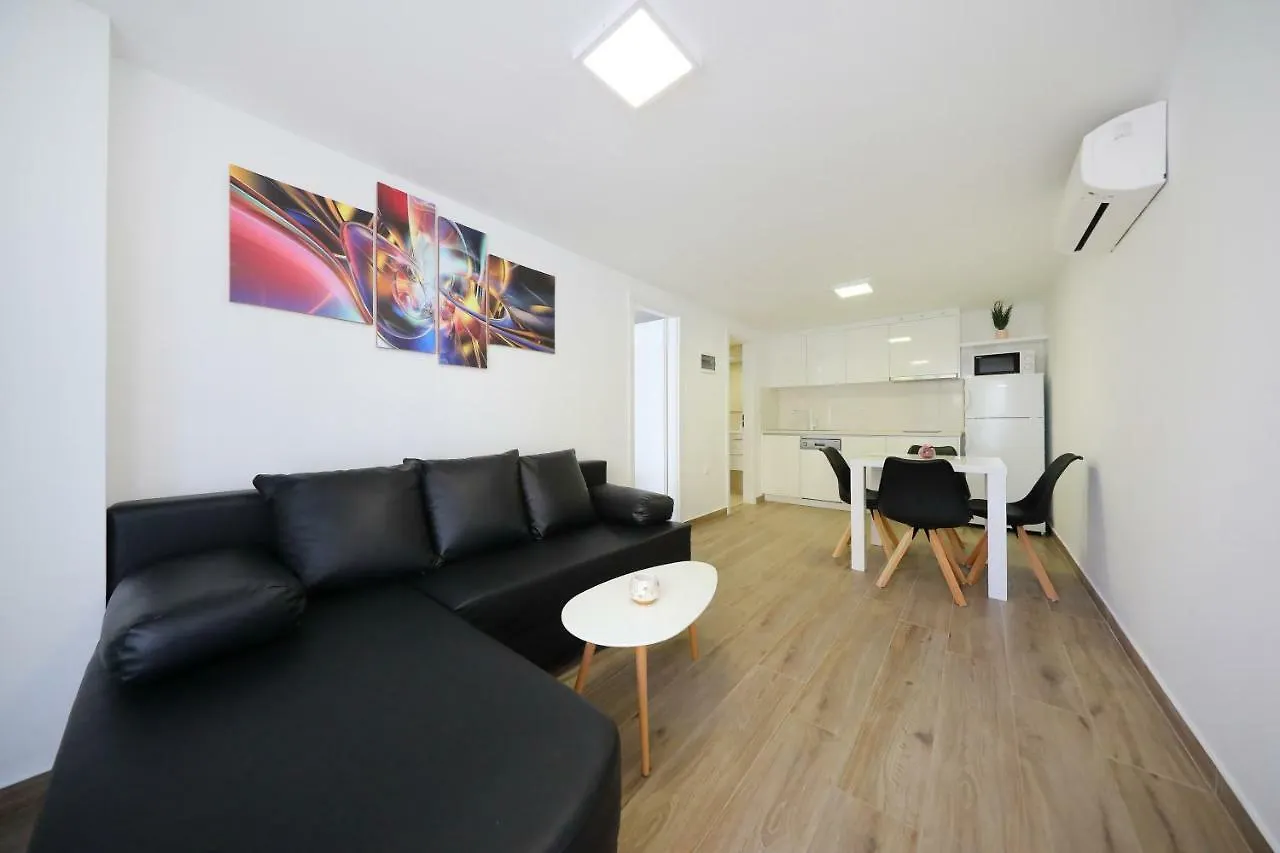 Apartment Villa Pino With Pool, Sauna & Jacuzzi