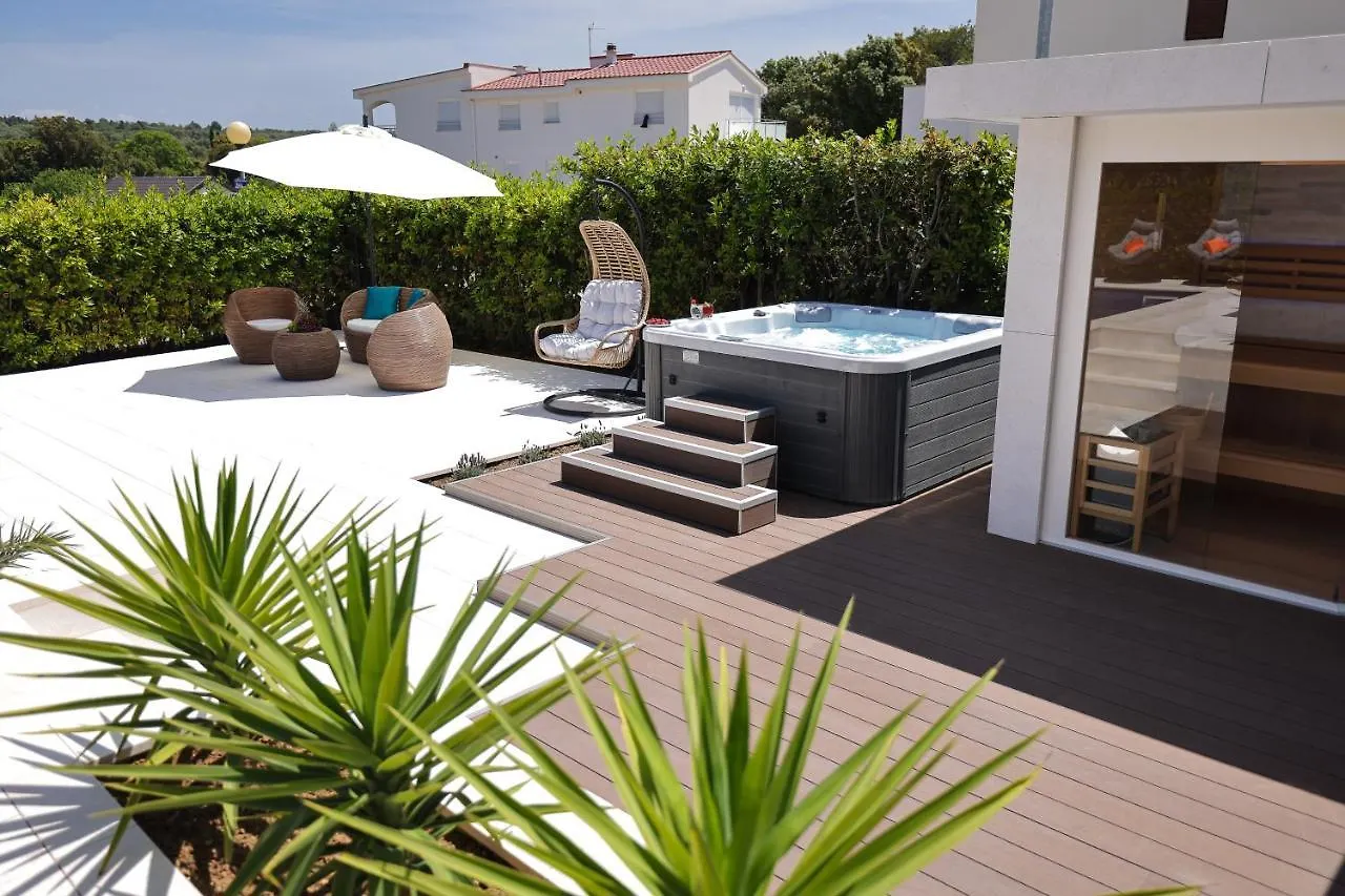 Apartment Villa Pino With Pool, Sauna & Jacuzzi Croatia